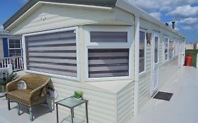 Waterside: Waterside Salisbury:- 6 Berth Large Wrap Around Veranda